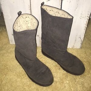 Muk Luk dark grey boots